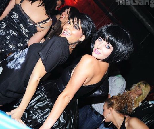 Foto de senzatie! Delia asa cum nu ati mai vazut-o niciodata: bruneta!