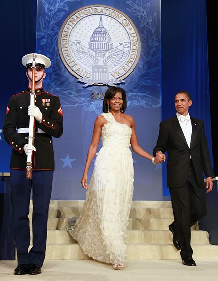 Care este mai eleganta: Michelle sau Carla?