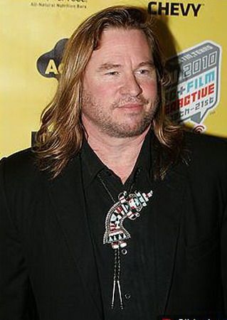 Iti vine sa crezi ca sex-simbolul Val Kilmer arata jalnic? FOTO