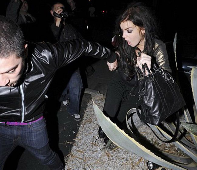 Lindsay Lohan a cazut tocmai intr-un cactus
