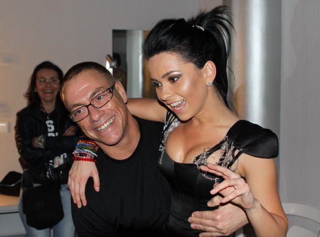Inna: &acirc;&euro;&oelig;Van Damme mi-a cerut autograf&acirc;&euro; EXCLUSIV