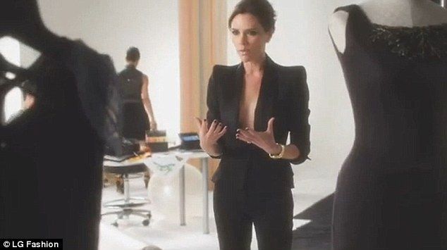 Victoria Beckham si Eva Longoria si-au asociat imaginea cu o companie de telefonie mobila