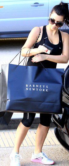 Ce sport face Kim Kardashian? Shopping! FOTO!
