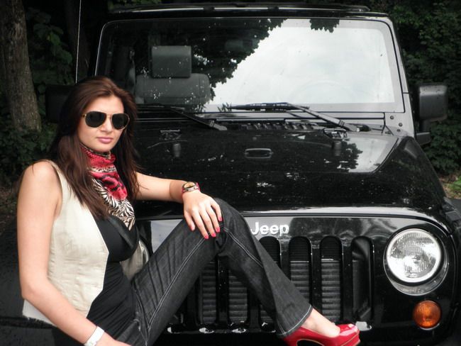 Ramona Gabor ia lectii de sofat de la Roxana Ciuhulescu