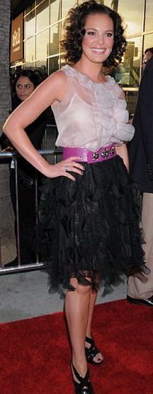 Demi Moore vs Katherine Heigl &acirc;&euro;&ldquo; cine a aratat mai bine la premiera fimului &acirc;&euro;&oelig;Killers&acirc;&euro;? VIDEO