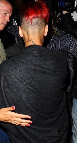 Crezi ca e cazul ca Rihanna sa isi schimbe noua frizura? FOTO!