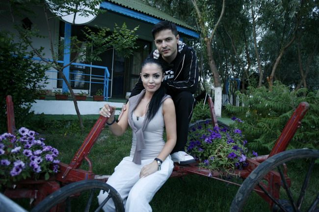 Simona Sensual va evada din Delta, iar Liviu Varciu va fi legat de caruta la Serviti, va rog, la Pro Tv &nbsp;
