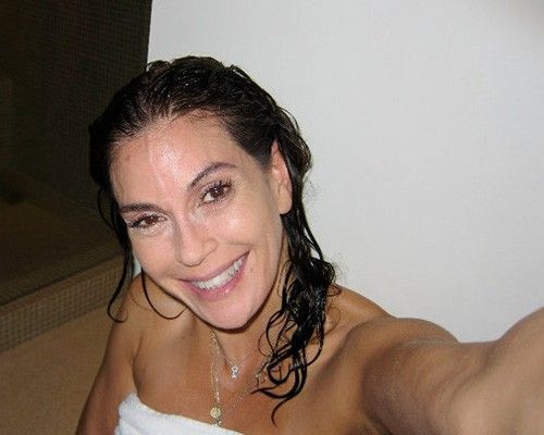 Teri Hatcher s-a pozat singura fara machiaj ca sa demonstreze ca nu si-a injectat botox GALERIE FOTO