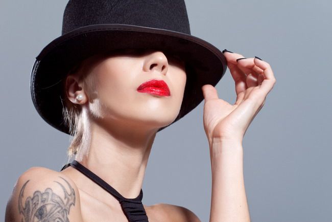 Vrei buze rosii, seducatoare? Uite cum trebuie sa te machiezi! VIDEO