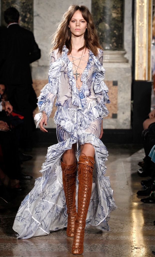 Decolteurile generoase sunt la moda! Pucci le recomanda pentru primavara 2011