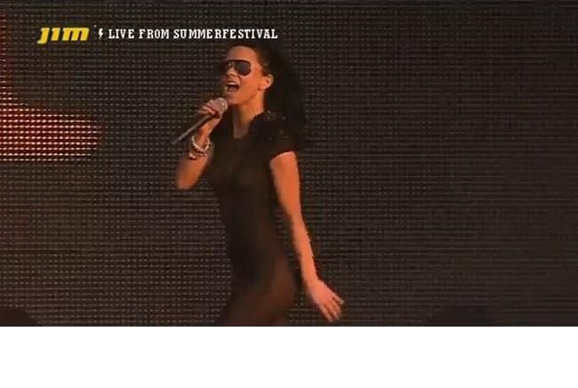Inna: Ma deghizez cand merg la cumparaturi in Romania! VIDEO