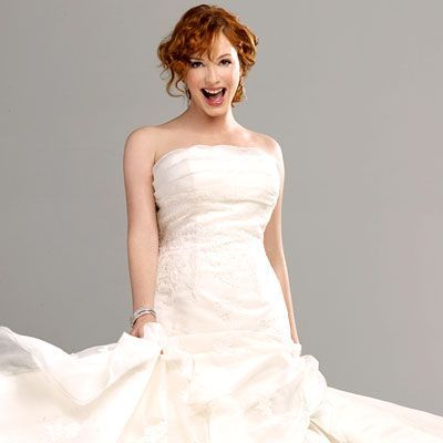 Christina Hendricks, noul idol al comunitatii gay: Primesc multe avansuri de la femei !