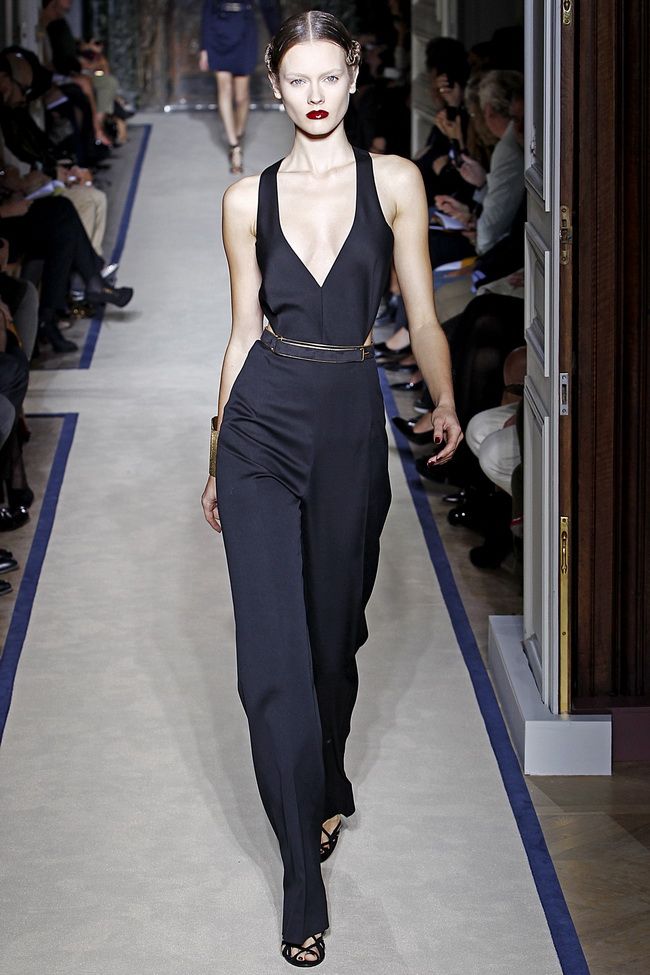 Yves Saint Laurent: colectia primavara - vara 2011 VIDEO!