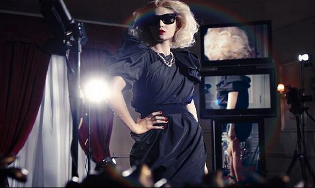 Rochii sofisticate si pantofi deosebiti in colectia Lanvin pentru H M VIDEO