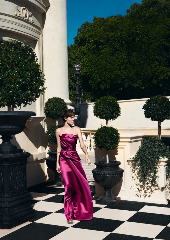 Angelina Jolie in Vogue: Am un dulap micut, nu-mi cumpar multe haine!