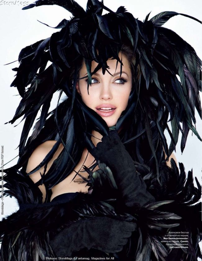 Angelina Jolie - pe coperta revistei Tatler Rusia FOTO