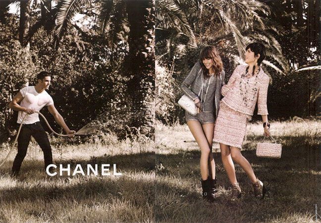Simplitatea e la moda! Vezi aici campania CHANEL pentru primavara &ndash; vara 2011