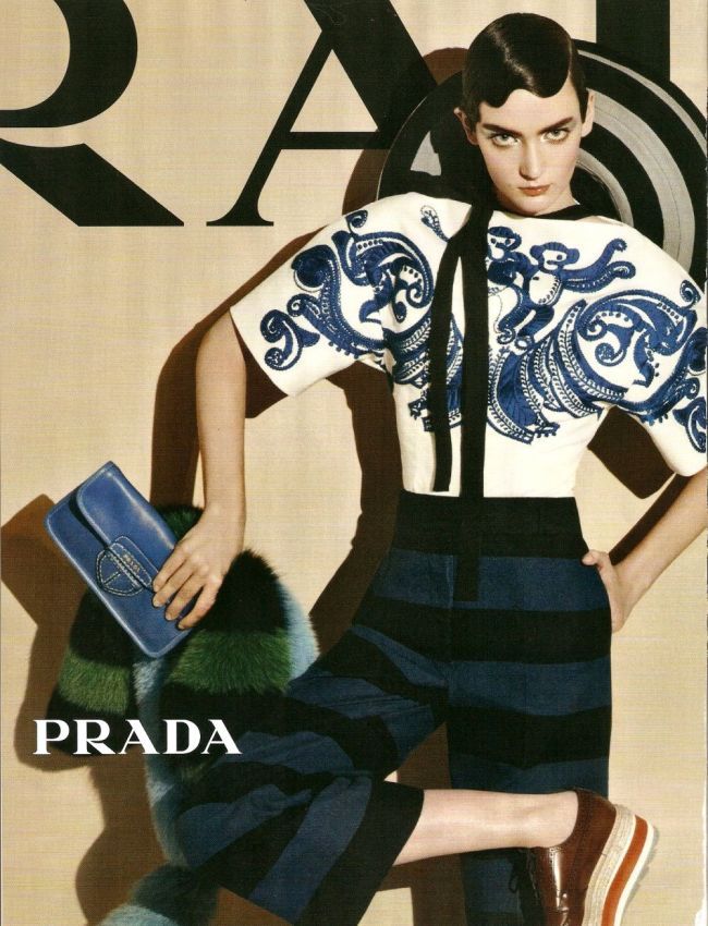 Vezi ce outfituri recomanda Prada pentru primavara-vara 2011 FOTO si VIDEO