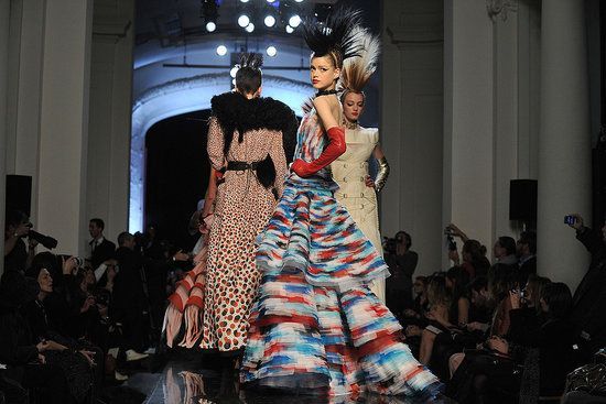 Un model masculin - mireasa celei mai recente colectii Jean Paul Gaultier