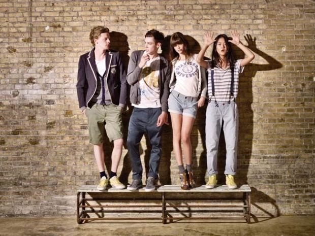 Uite ce tinute recomanda Tommy Hilfiger pentru primavara 2011 GALERIE FOTO