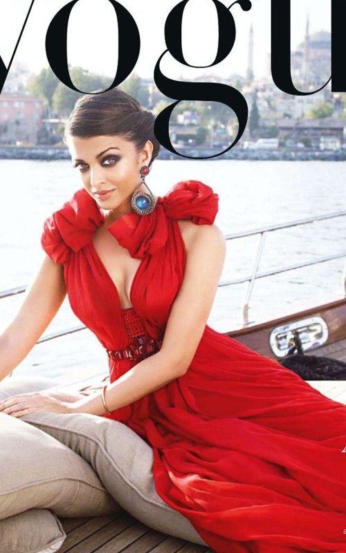 Femeia cu cei mai frumosi ochi din lume - Aishwarya Rai - superba in Vogue India FOTO