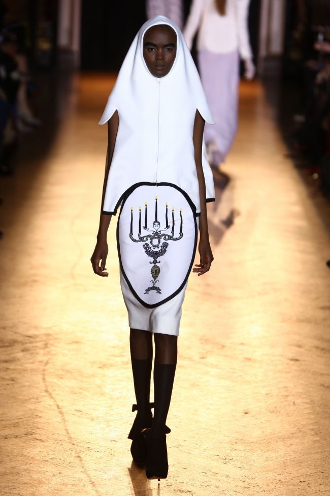 Paris Fashion Week: Ingrid Vlasov pe acelasi podium cu Chanel, Valentino si McQueen! EXCLUSIV