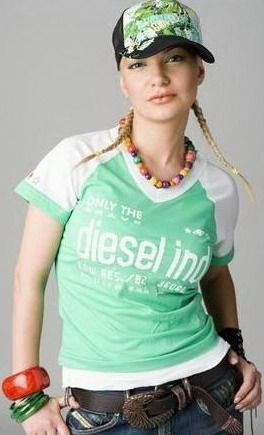 Cum s-a transformat Andreea Antonescu de-a lungul timpului! Cum ii sta mai bine: blonda, bruneta sau roscata?