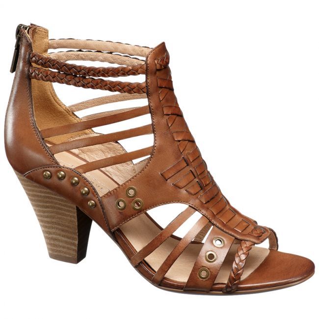 15 modele de pantofi Cindy Crawford pentru Deichmann