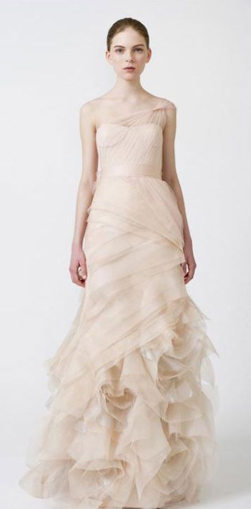 Vera Wang recomanda rochiile de mireasa colorate: vezi colectia de primavara-vara 2011