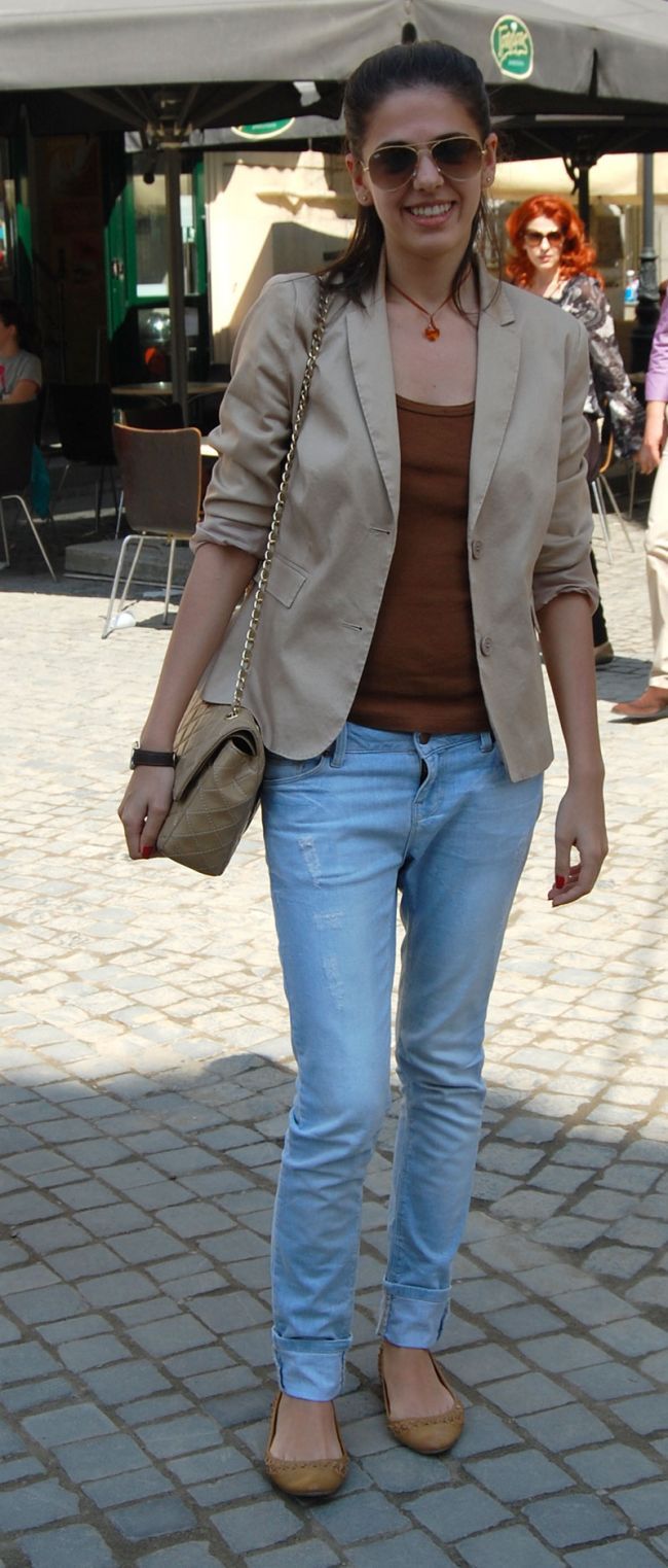 Street style in Bucuresti: fashionistele chic si-au etalat garderoba in weekend