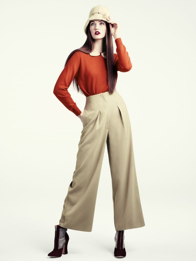 Pantalonii evazati - din nou la moda! Vezi in premiera colectia H M pentru toamna - iarna