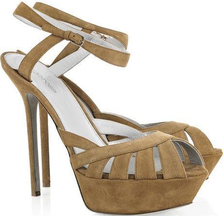 10 modele de sandale chic de designer, la 50% reducere