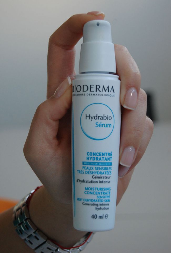 AM INCERCAT: Crema de fata Bioderma Hydrabio Legere