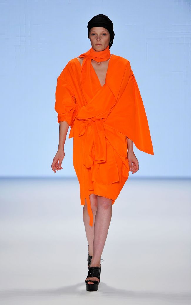 Designerii romani si-au prezentat colectiile de primavara - vara 2012 la Berlin Fashion Week
