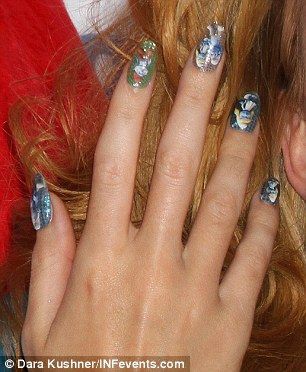 Katy Perry arata ca o gospodina care s-a&nbsp; vopsit singura acasa: blondul i-a iesit...roscat!