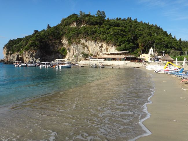 Corfu. Insula cu arhitectura venetiana, kitschuri chinezesti si preturi&hellip; romanesti