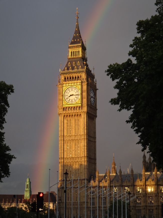 Londra: atitudine, istorie si continuitate. Orasul in care orice femeie viseaza sa devina printesa