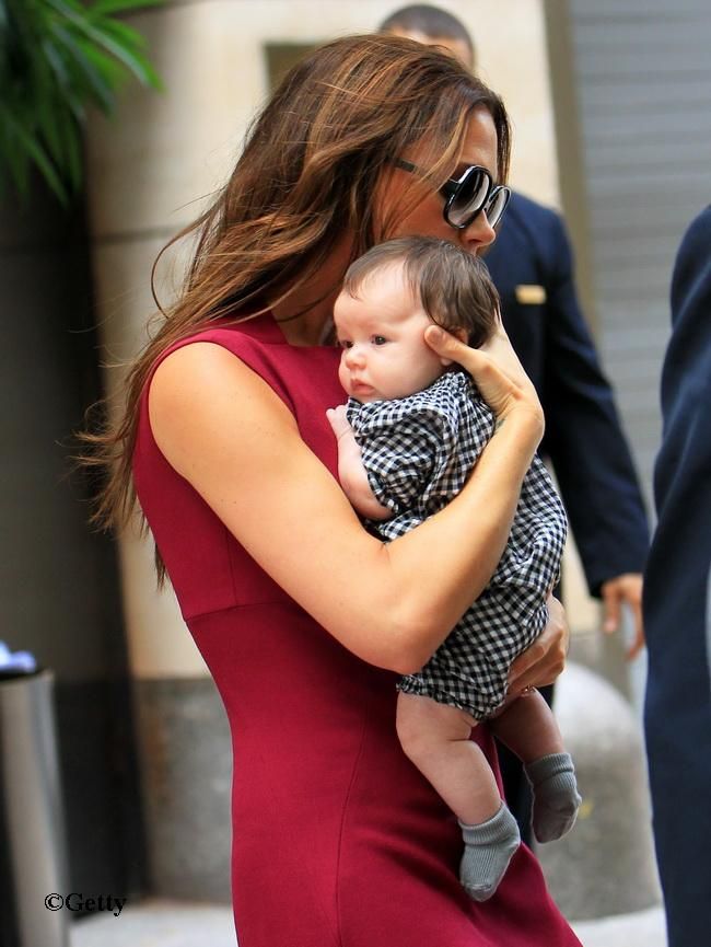 Victoria Beckham si-a dus fetita de doar doua luni la Saptamana Modei de la New York