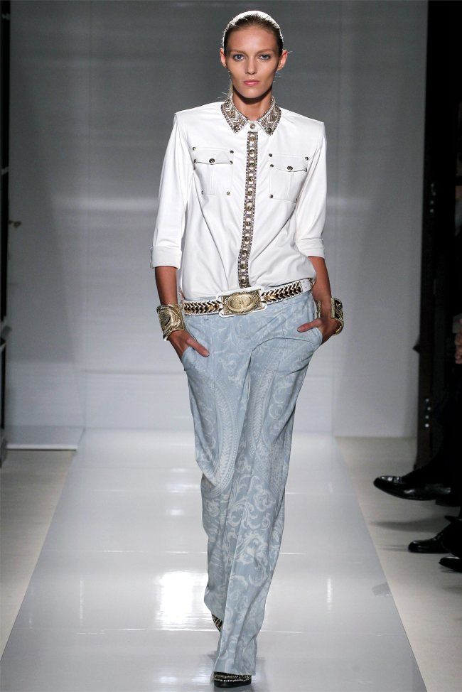 Balmain: colectia pentru primavara - vara 2012, prezentata la Paris Fashion Week