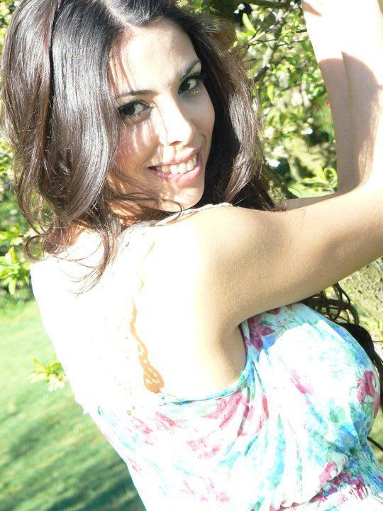 Alina Borcea le da peste nas celor care spun ca nu e frumoasa - seamana izbitor cu noua Miss Universe din Argentina