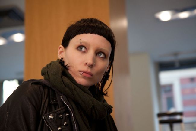 Transformare soc! Vezi ce sacrificii dureroase a facut Rooney Mara pentru rolul din &ldquo;The Girl With The Dragon Tattoo&rdquo;