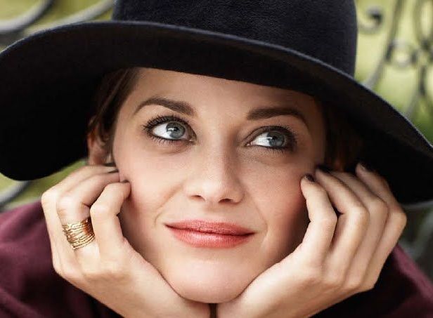 Marion Cotillard, surprinsa fara machiaj de paparazzi. Vezi cum arata