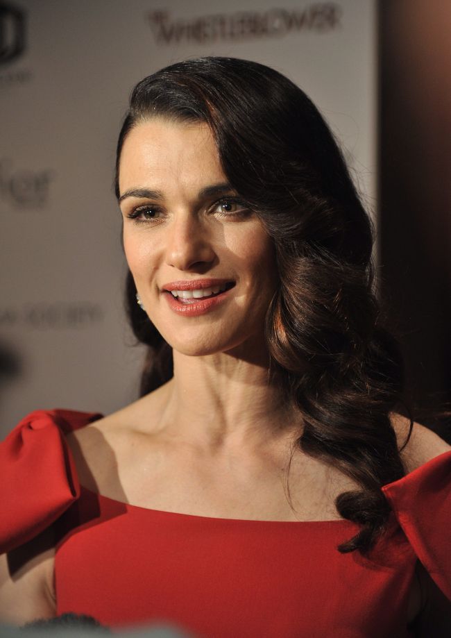 Rachel Weisz are 41 de ani, dar pare cu 20 de ani mai tanara intr-o reclama.&nbsp; Vezi cum arata in realitate