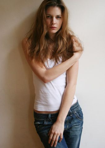 Anorexia dicteaza in modelling! Manechin concediat pentru ca are soldurile mai late cu 2 cm decat marimea standard
