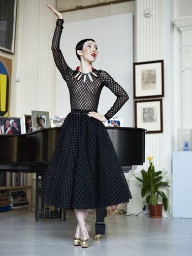 Sexy sau infricosator? O fashionista din America si-a aratat coastele pe covorul rosu