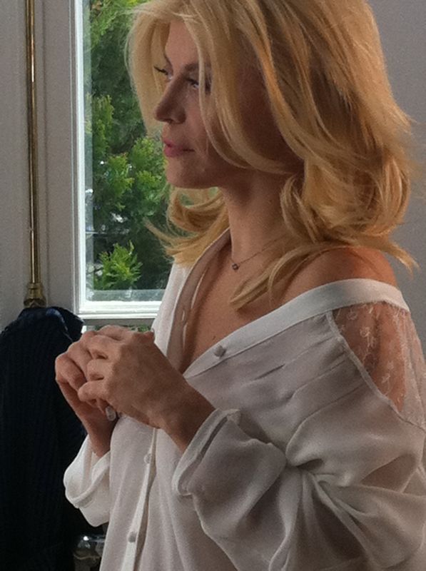 Loredana Groza, in lenjerie intima in noul clip. Vezi prima imagine de la filmari