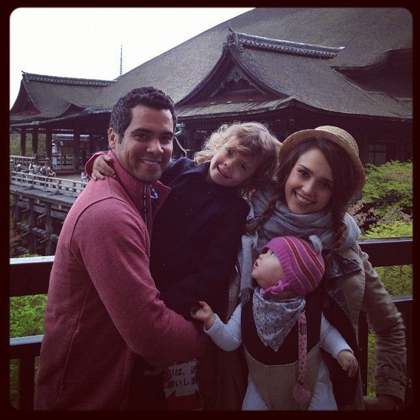 Familia perfecta! Jessica Alba impartaseste cu fanii imagini din vacanta ei in Japonia GALERIE FOTO