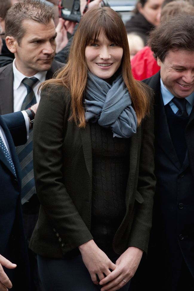 Au revoir, Carla! Valerie Trierweiler este noua prima doamna a Frantei