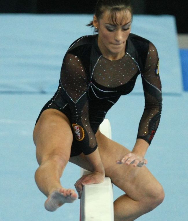 Fetele PERFECTE nu se mai opresc: Sandra Izbasa, Catalina Ponor si Larisa Iordache au luat AUR la sarituri, barna si sol!