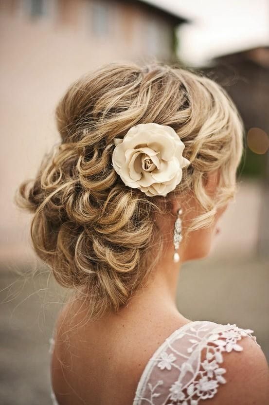 10 coafuri simple pentru nunta care fac senzatie pe Pinterest